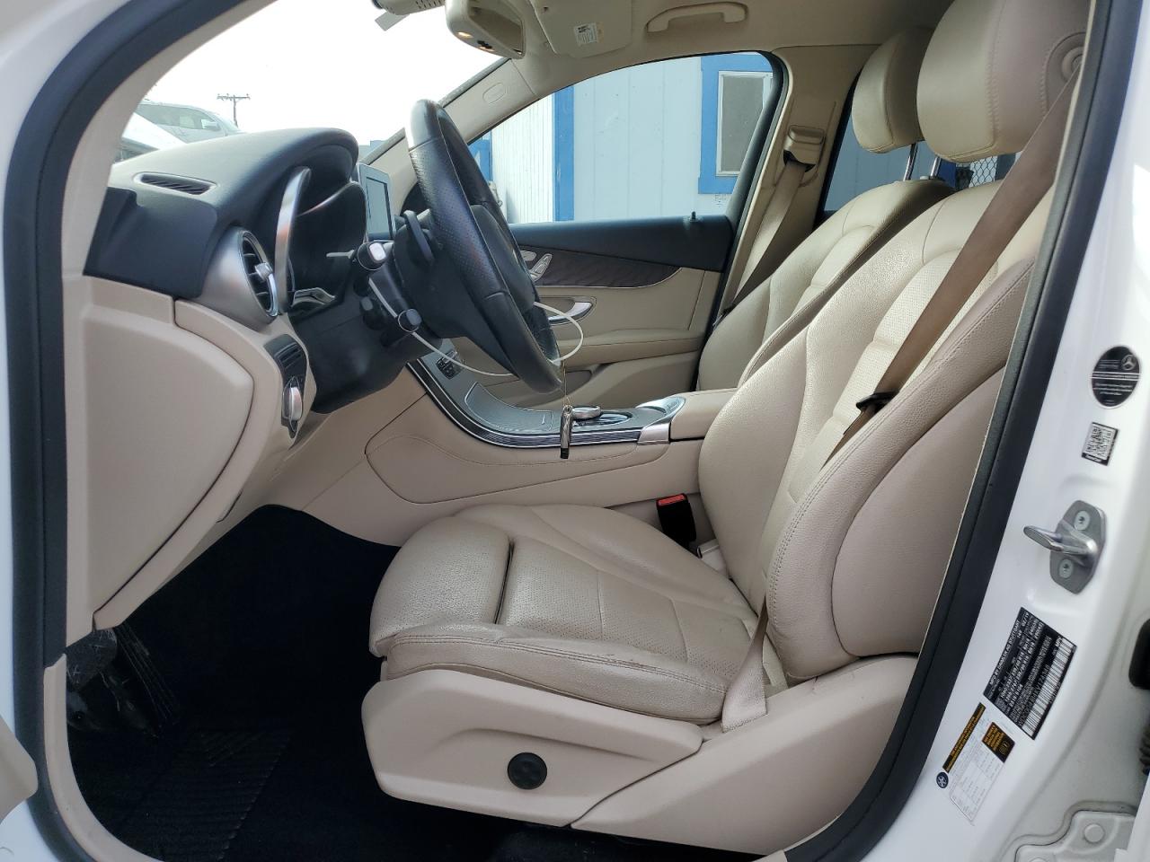 Mercedes-Benz GLC 300 Image 6