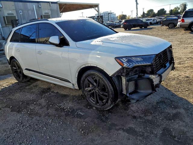 Audi Q7 Prestige Image 2