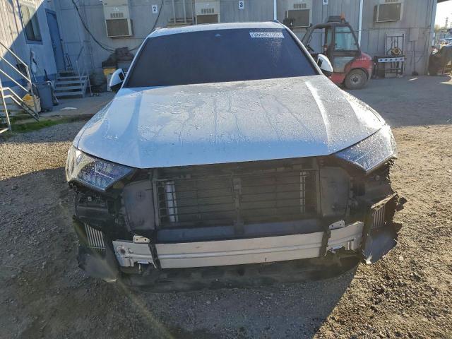 Audi Q7 Prestige Image 5