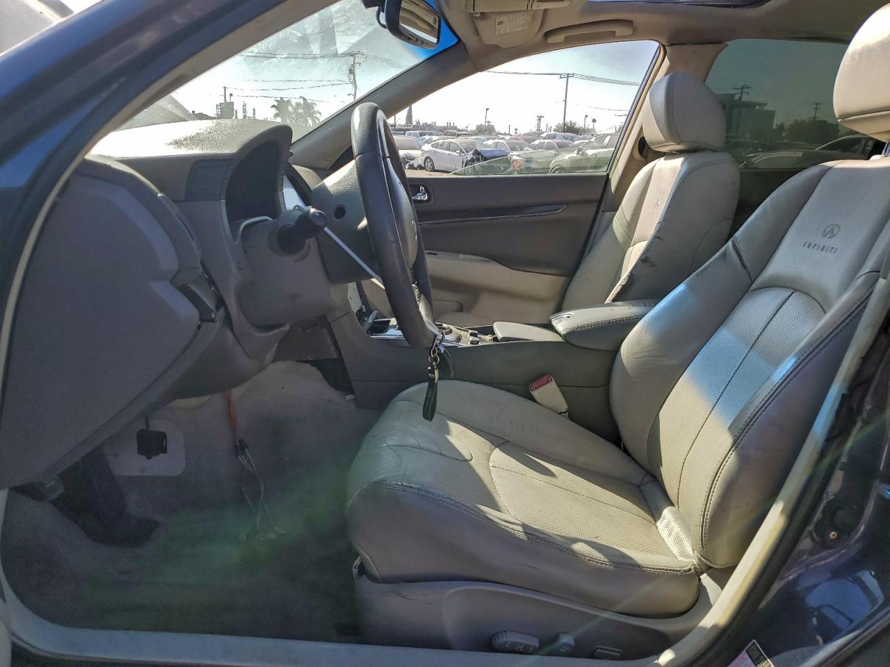 INFINITI G25 Base Image 10