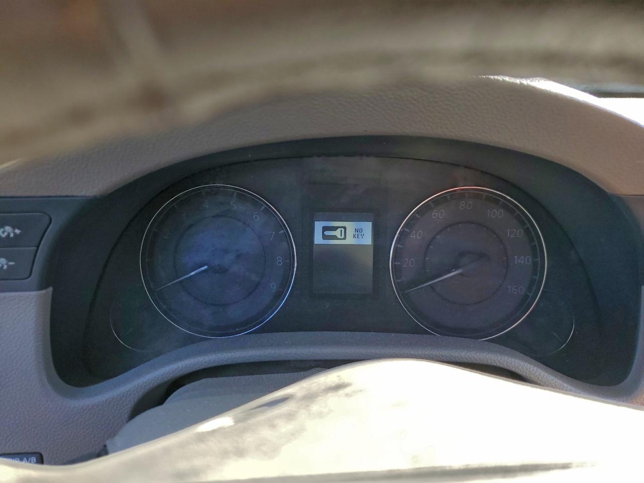 INFINITI G25 Base Image 2