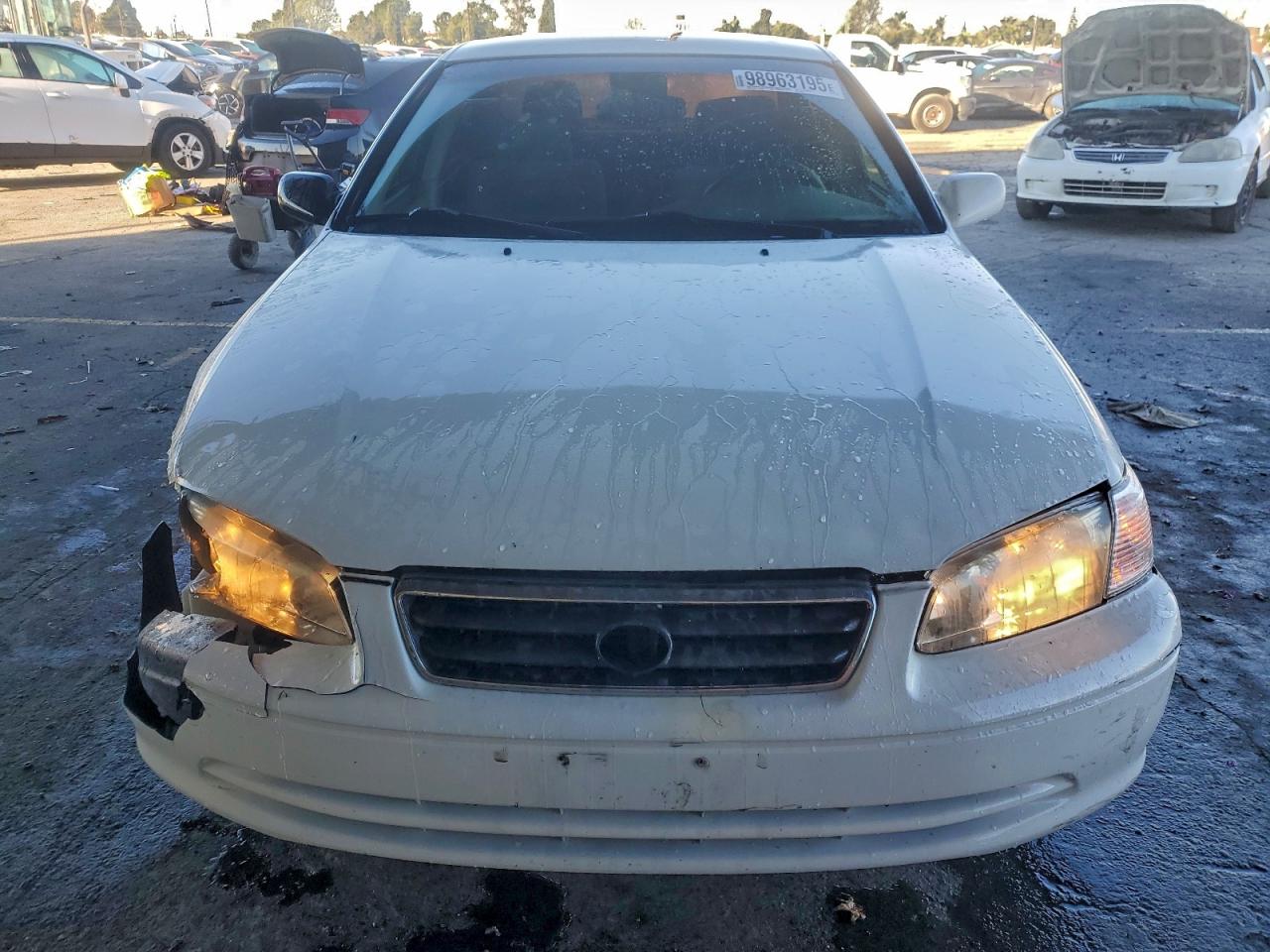 Toyota Camry Ce Image 9