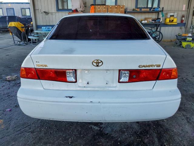 Toyota Camry Ce Image 12
