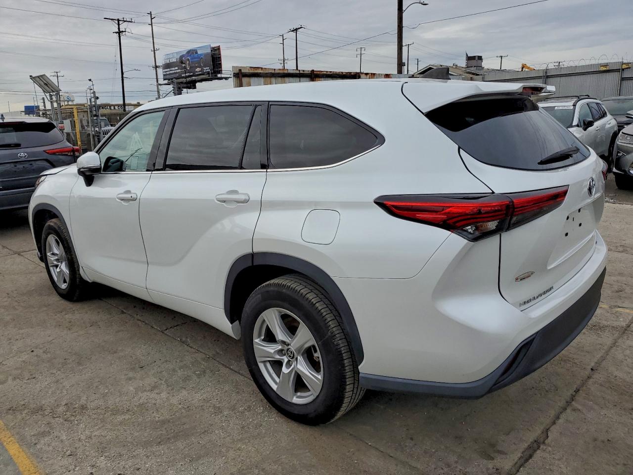 Toyota Highlander Hybrid Le Image 4