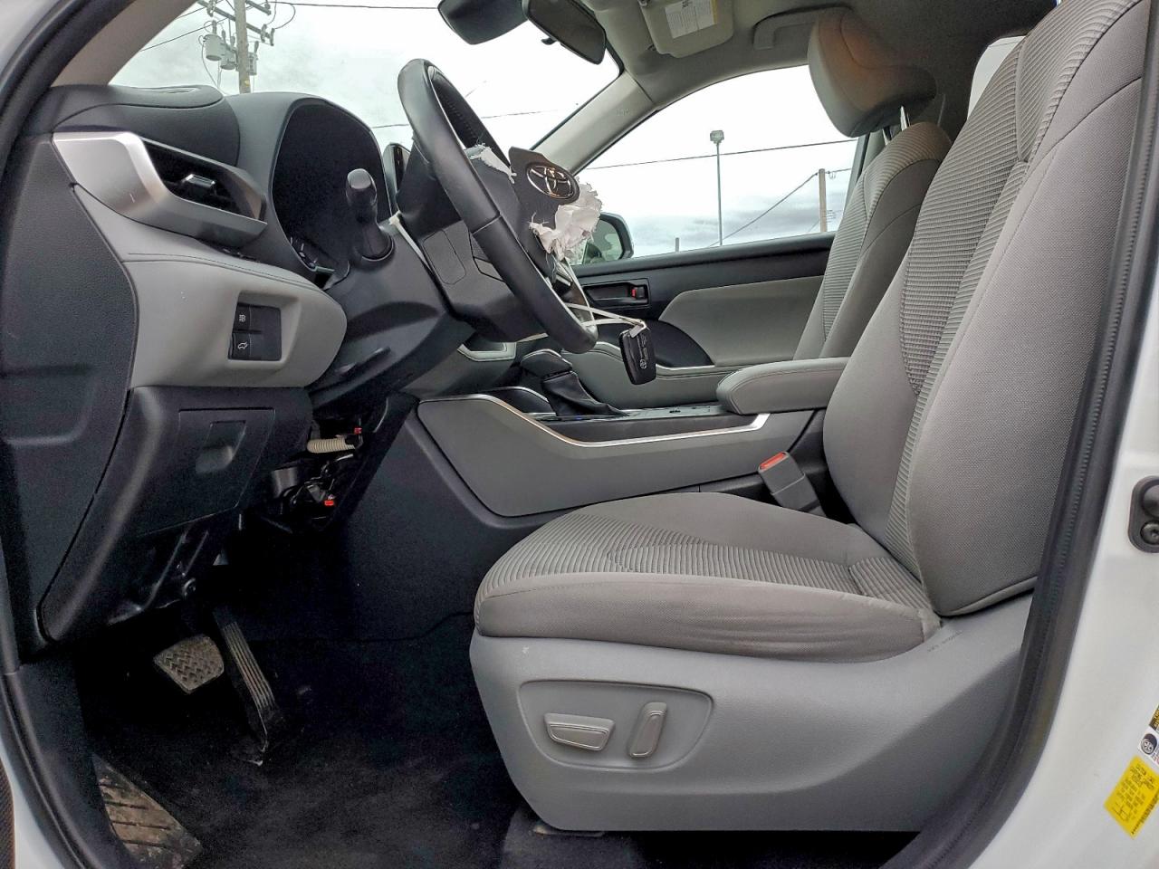 Toyota Highlander Hybrid Le Image 5