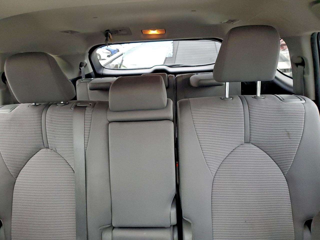 Toyota Highlander Hybrid Le Image 11