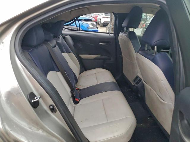 Lexus Ux 250h Base Image 5