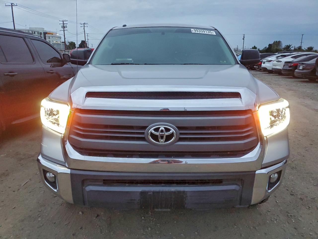 Toyota Tundra Double Cab Sr Image 2