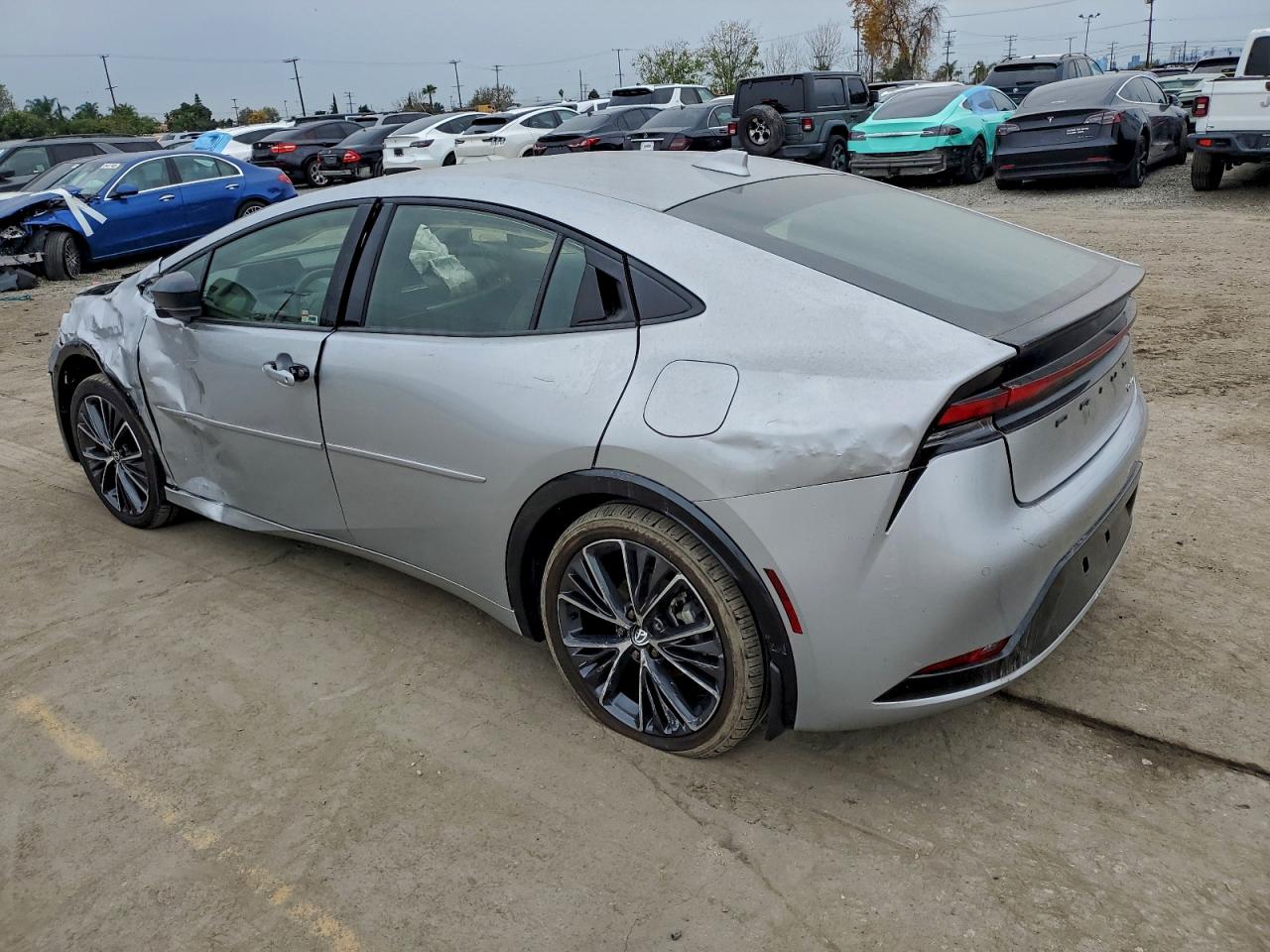 Toyota Prius Le Image 2