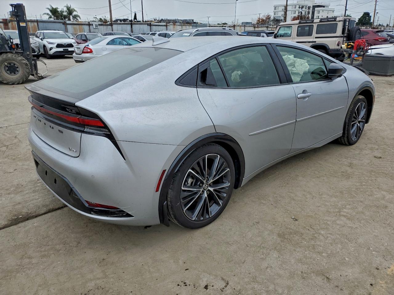 Toyota Prius Le Image 13