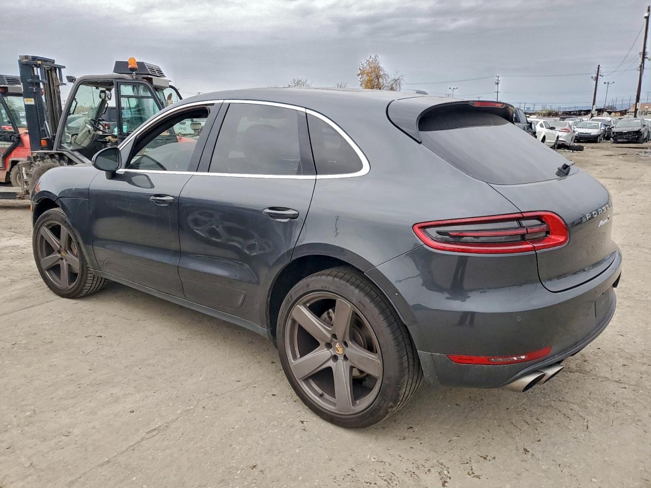 Porsche Macan S Image 7