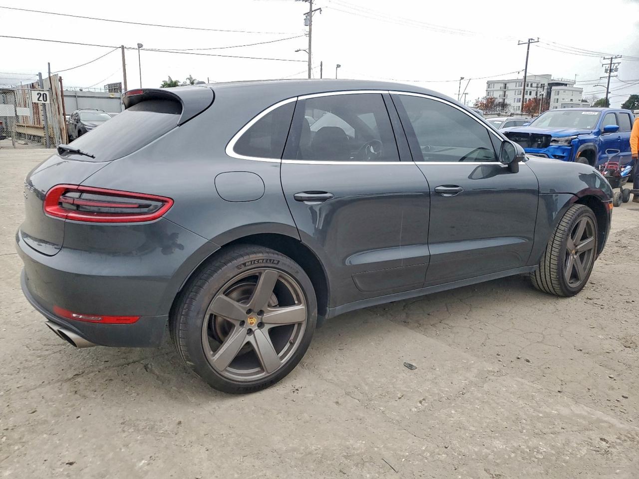 Porsche Macan S Image 4