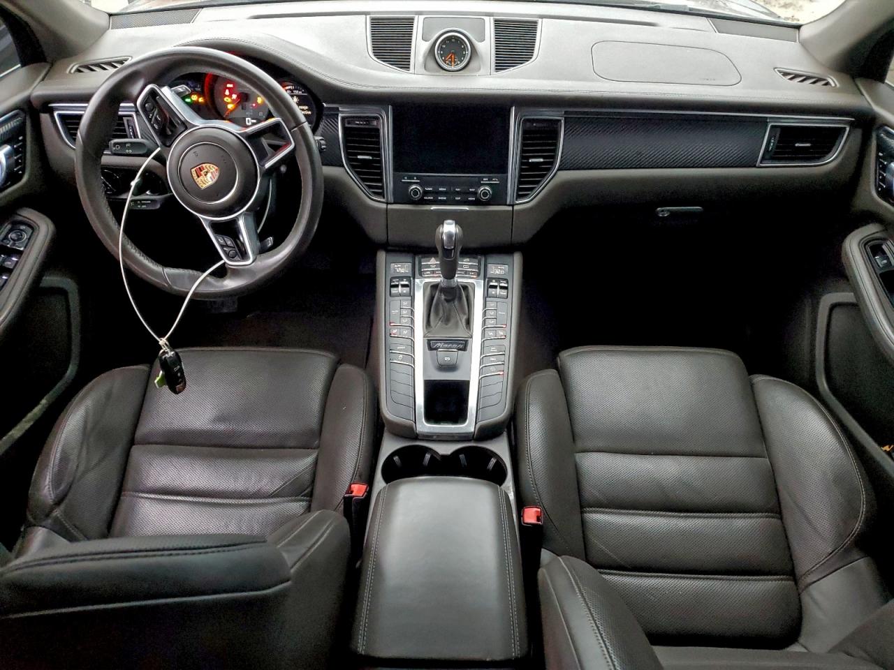 Porsche Macan S Image 3