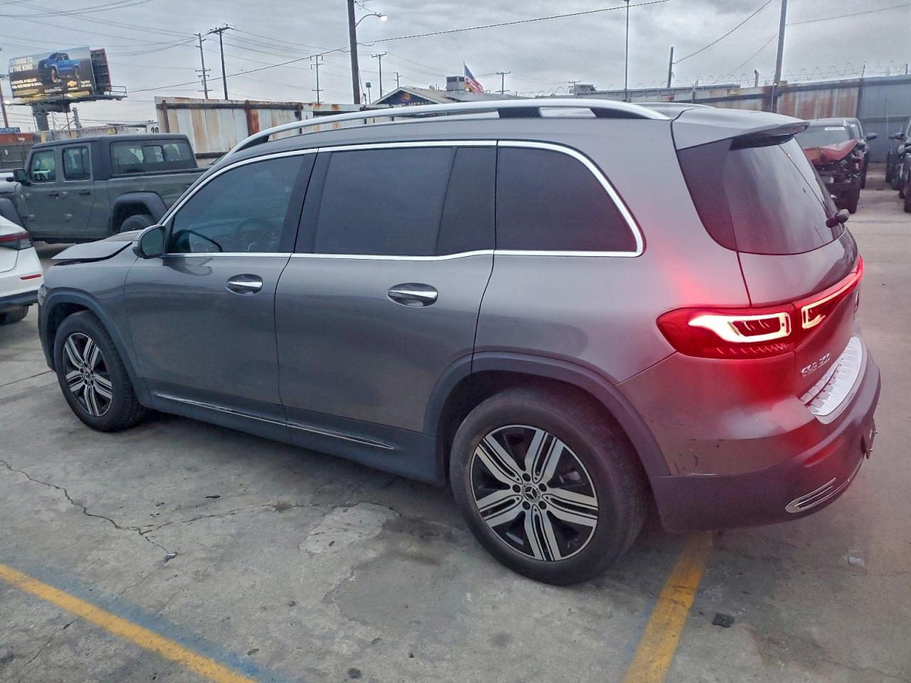 Mercedes-Benz EQB 300 4matic Image 2