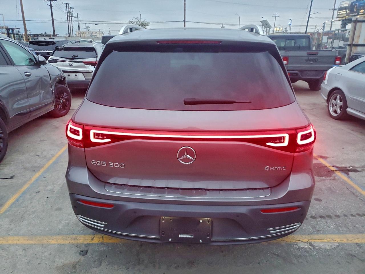 Mercedes-Benz EQB 300 4matic Image 4