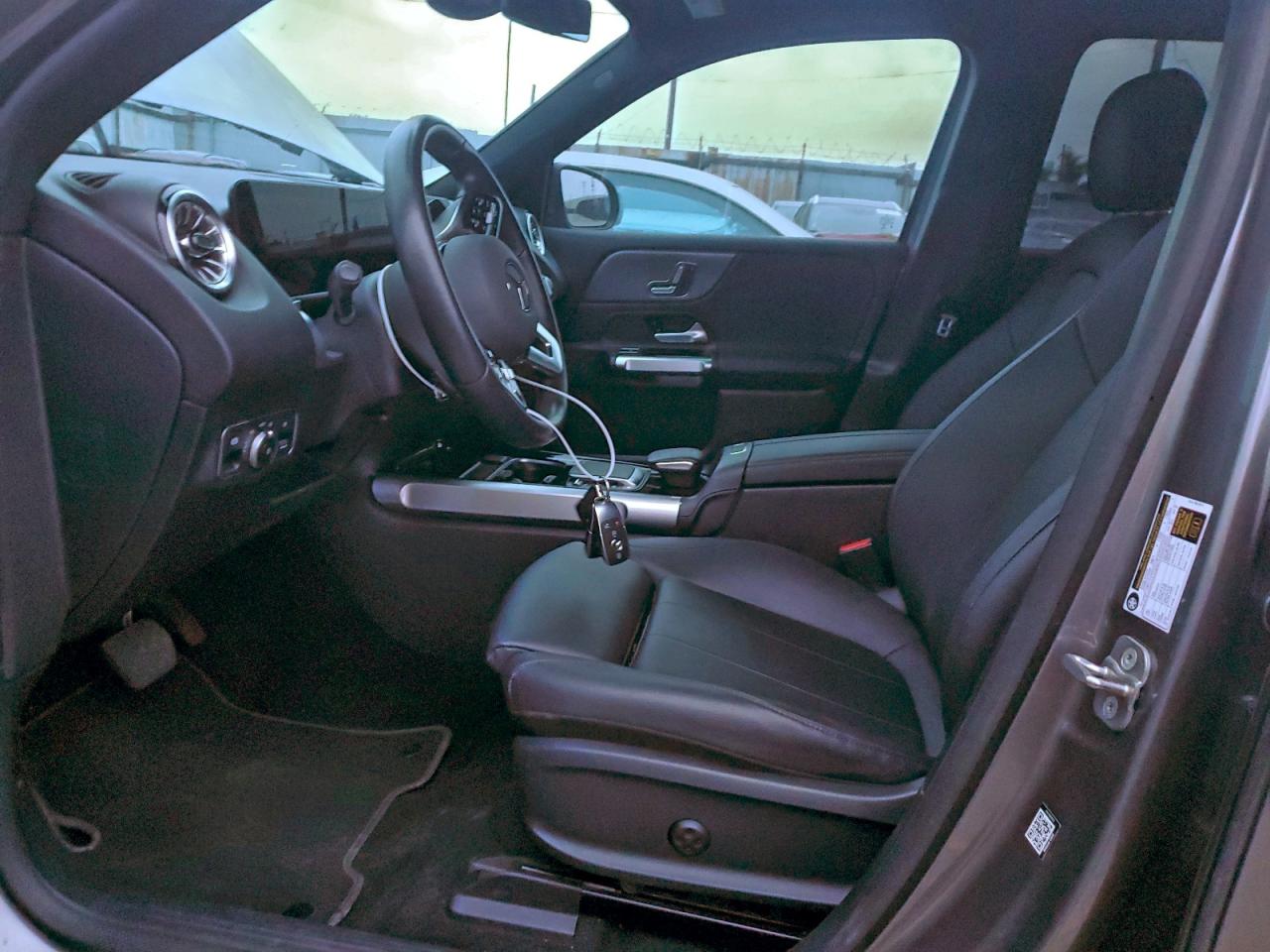 Mercedes-Benz EQB 300 4matic Image 13