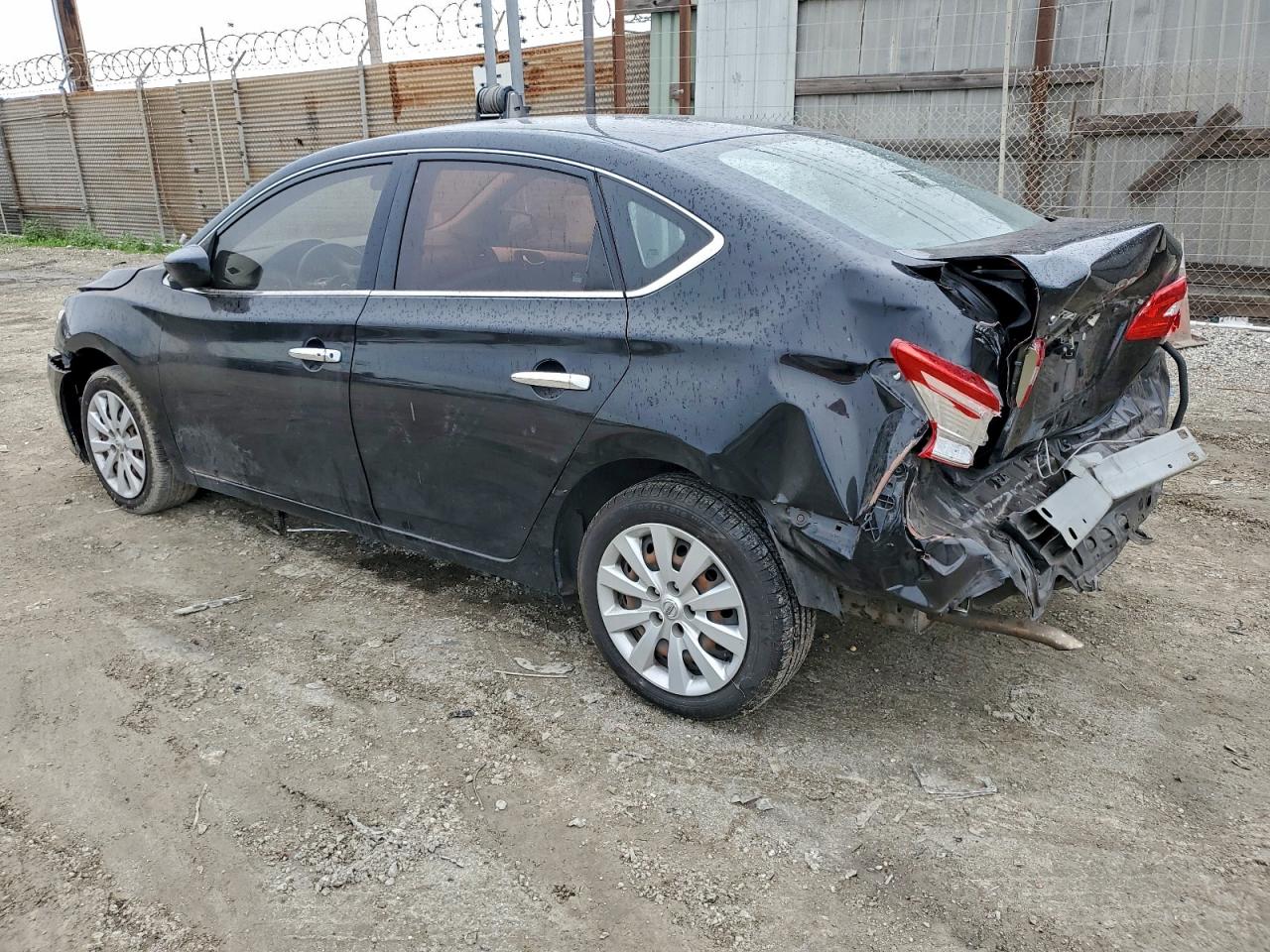 Nissan Sentra S Image 2