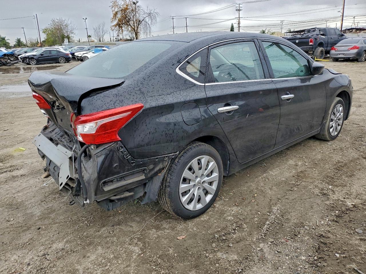 Nissan Sentra S Image 3