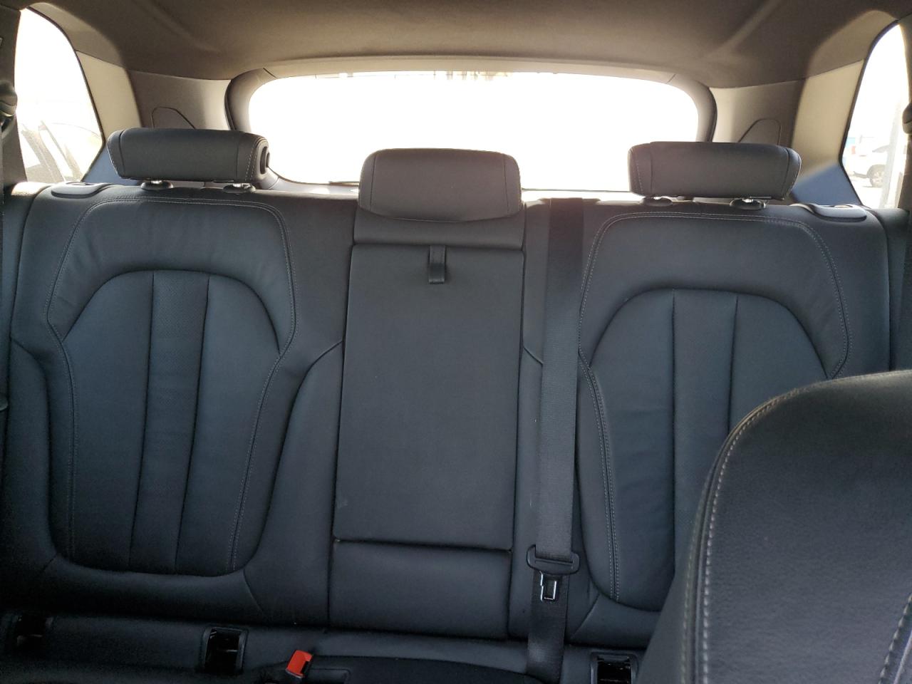 BMW X Series M50i Image 12