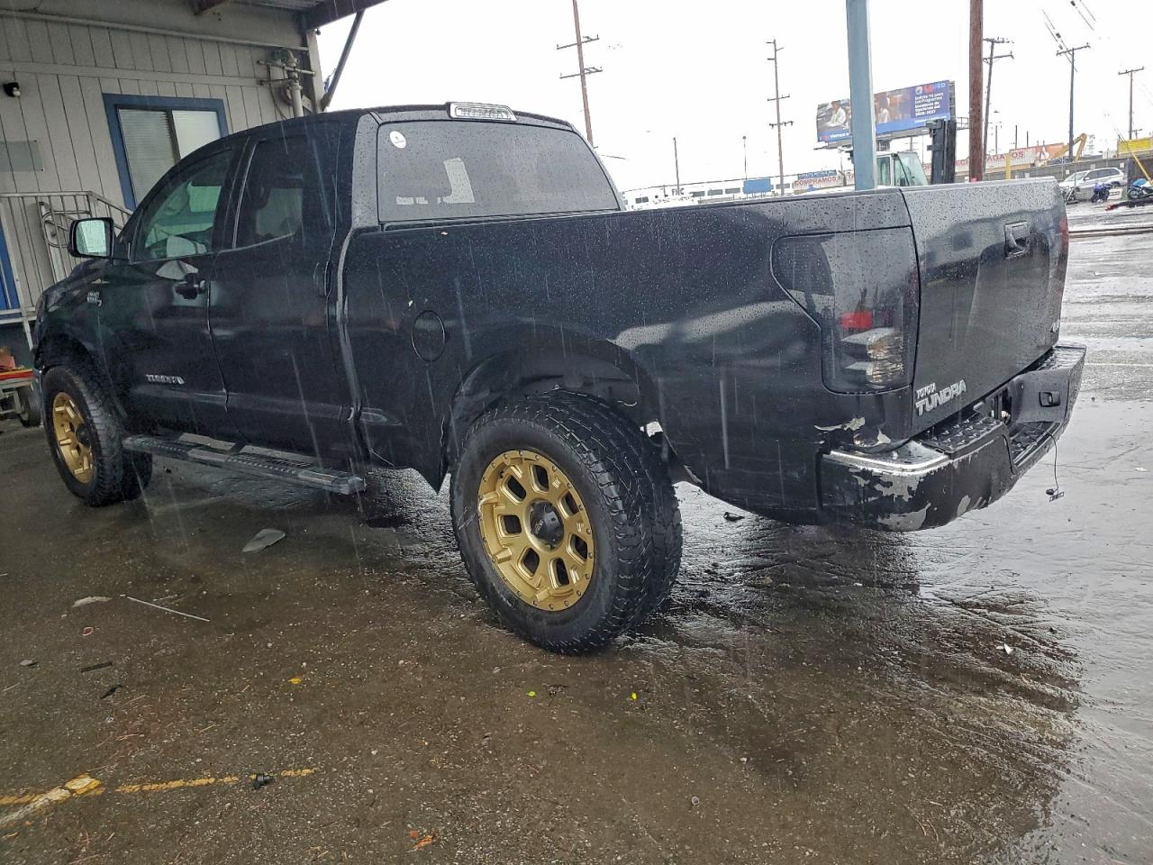 Toyota Tundra Double Cab Image 11