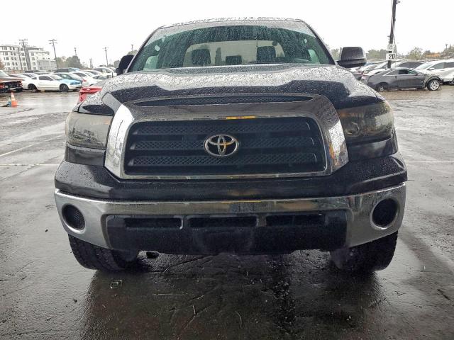 Toyota Tundra Double Cab Image 5