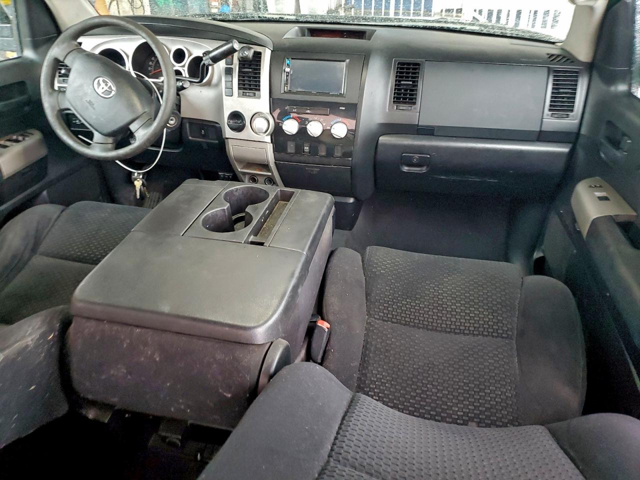 Toyota Tundra Double Cab Image 8