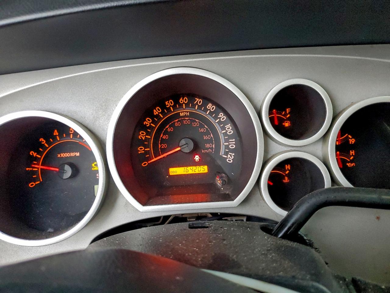 Toyota Tundra Double Cab Image 6