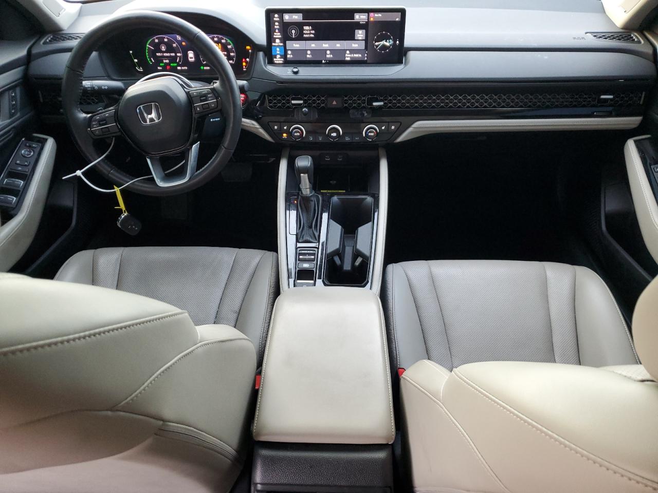 Honda Accord Touring Hybrid Image 6