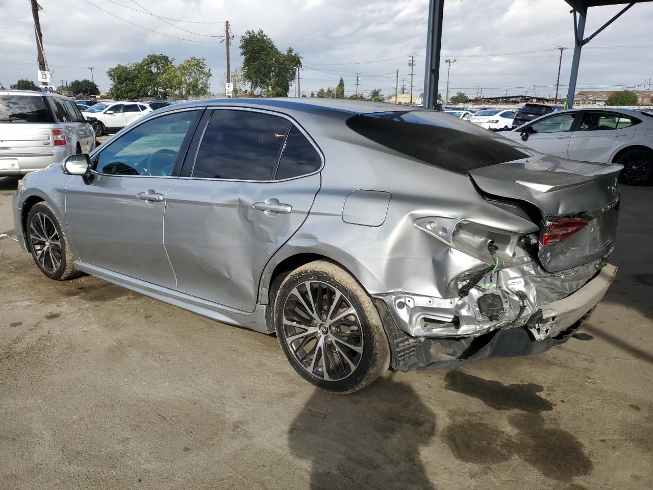 Toyota Camry L Image 5