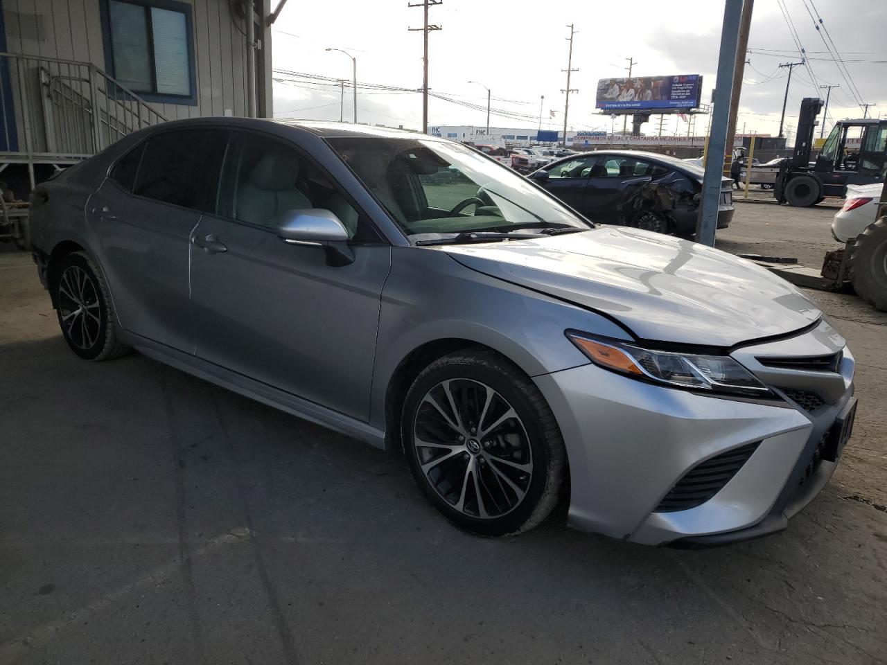 Toyota Camry L Image 4