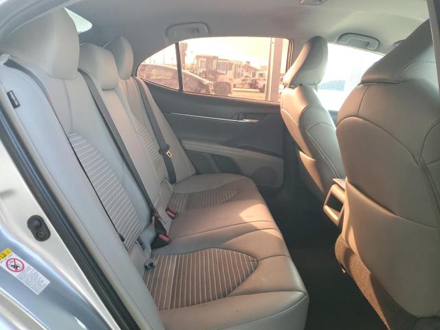 Toyota Camry L Image 9