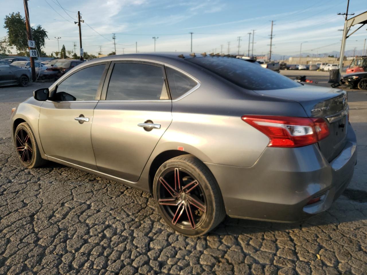 Nissan Sentra S Image 2