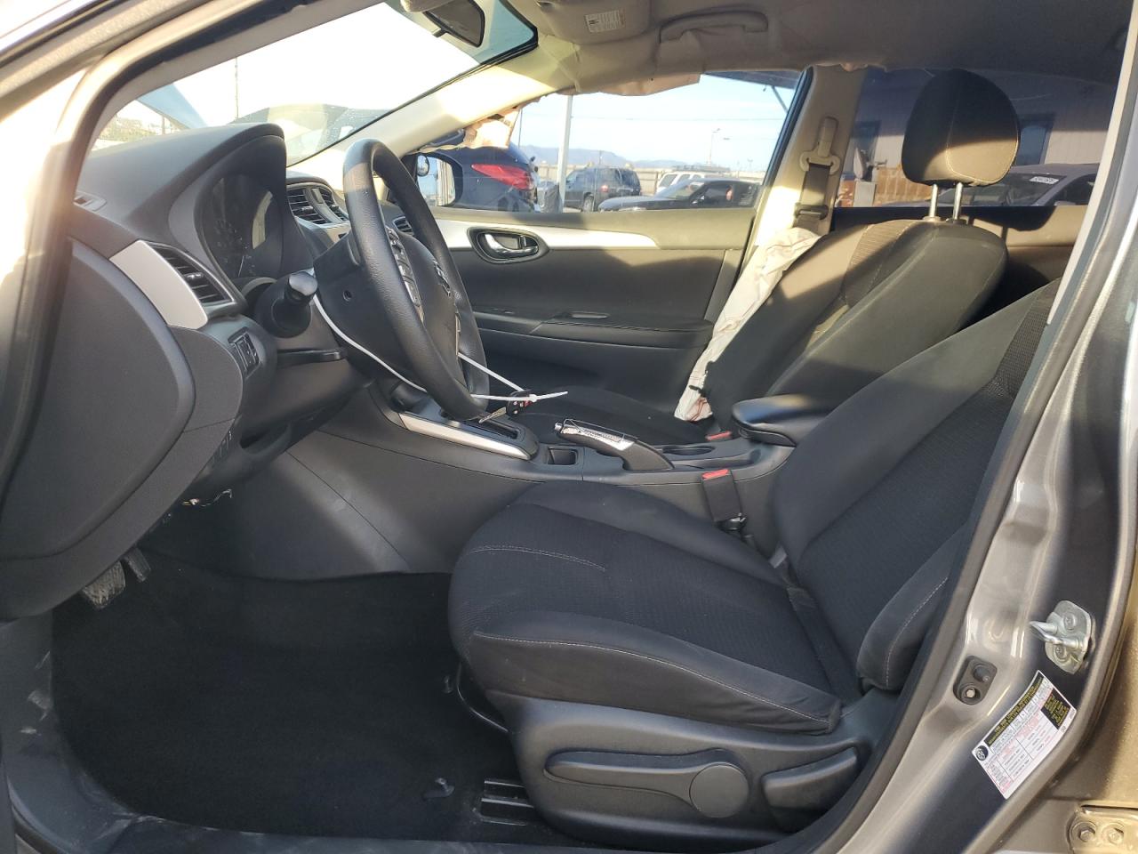 Nissan Sentra S Image 7