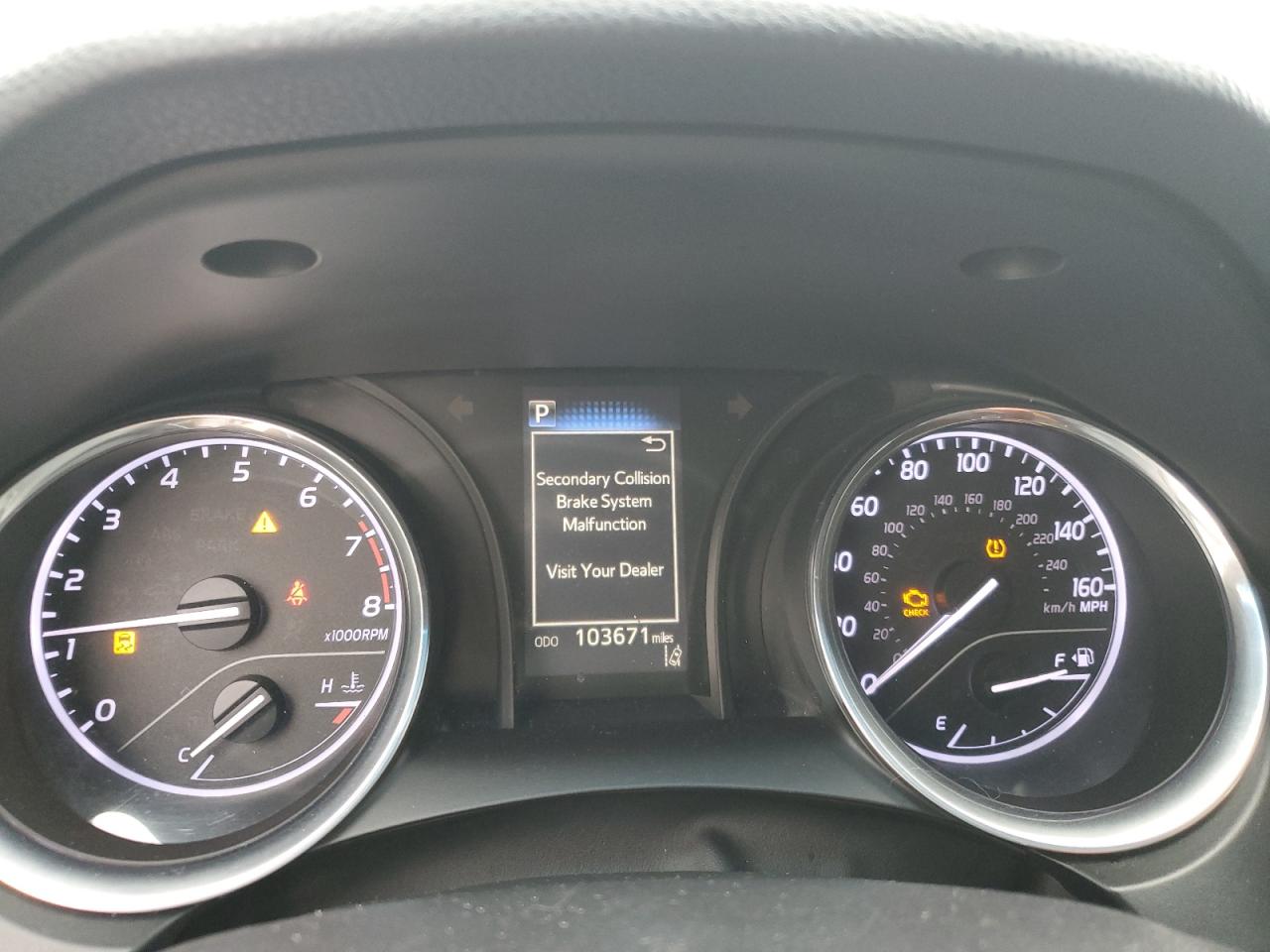 Toyota Camry L Image 12