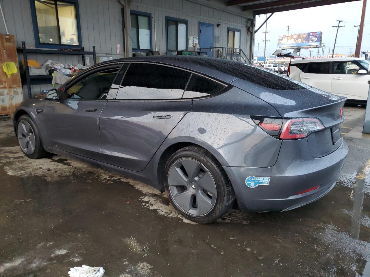 Tesla Model 3 Image 4