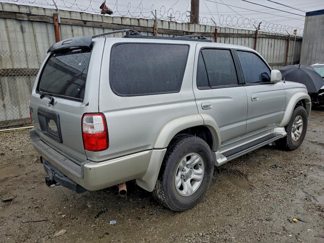 Toyota 4Runner Sr5 Image 4