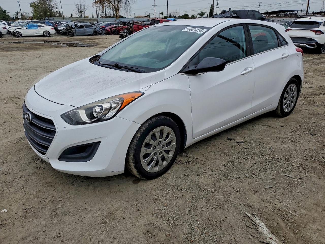 Hyundai ELANTRA Image 1