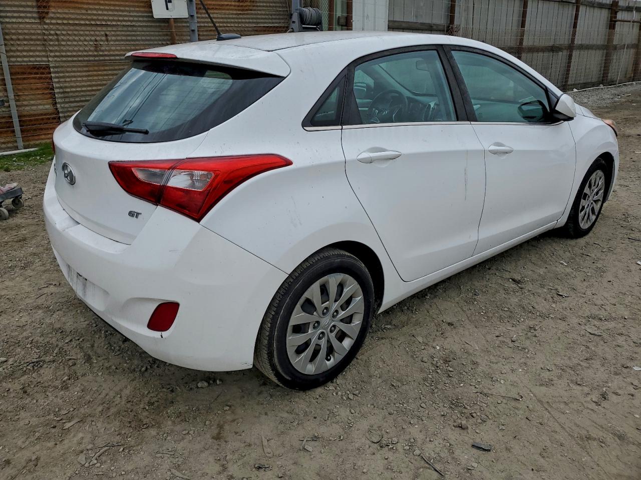 Hyundai ELANTRA Image 4