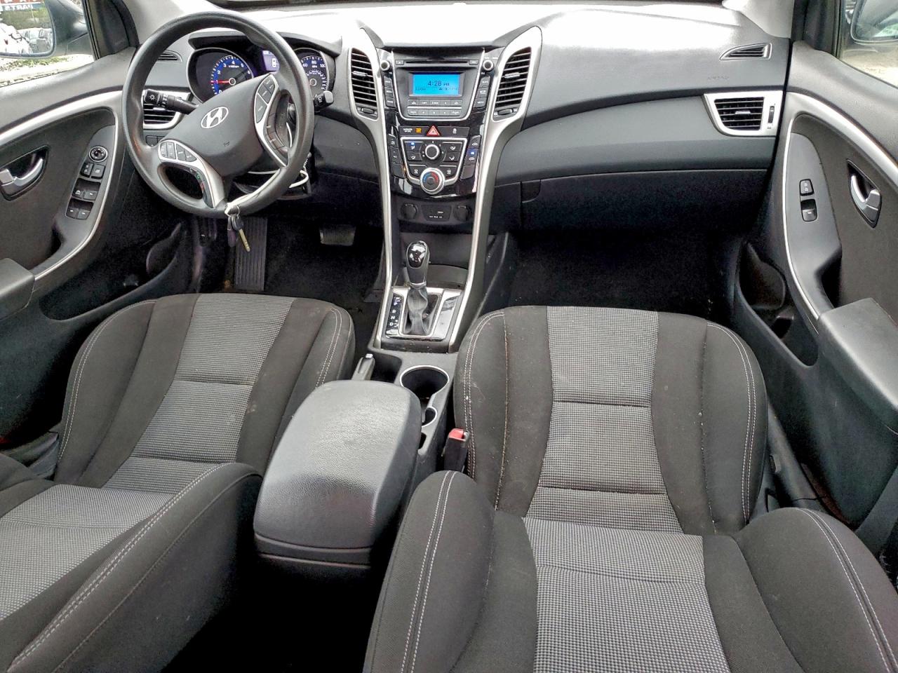 Hyundai ELANTRA Image 6