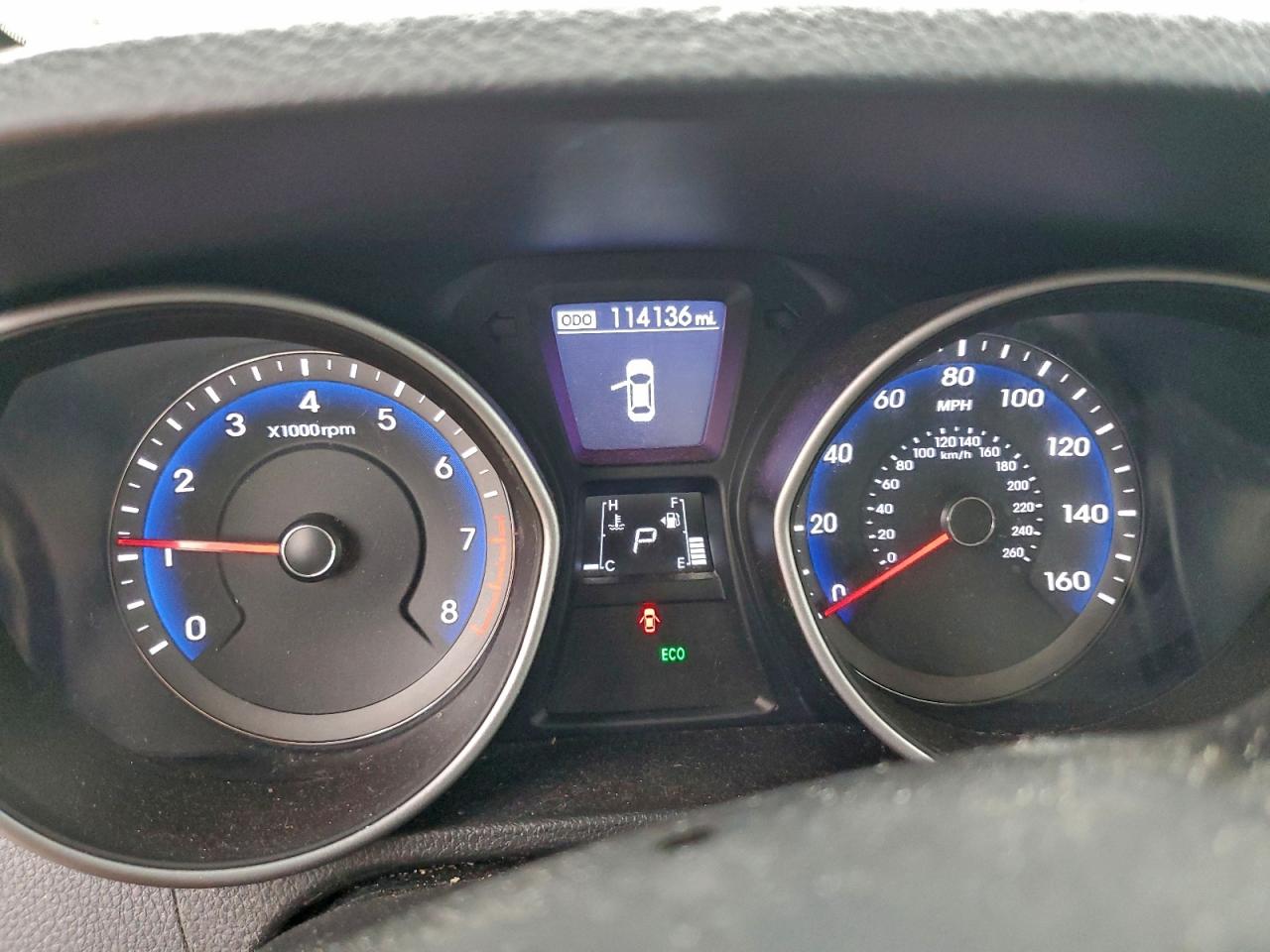 Hyundai ELANTRA Image 9