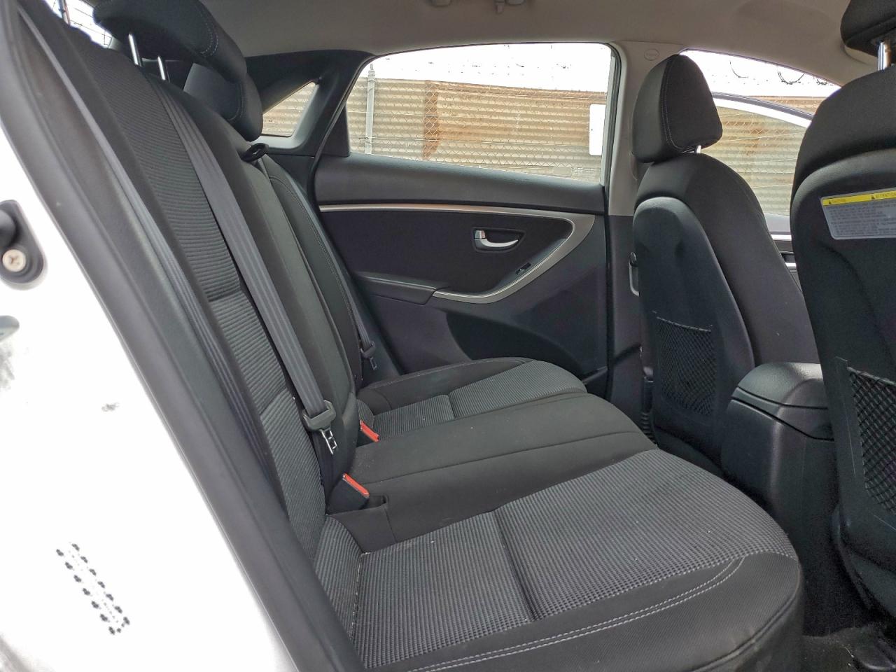 Hyundai ELANTRA Image 11