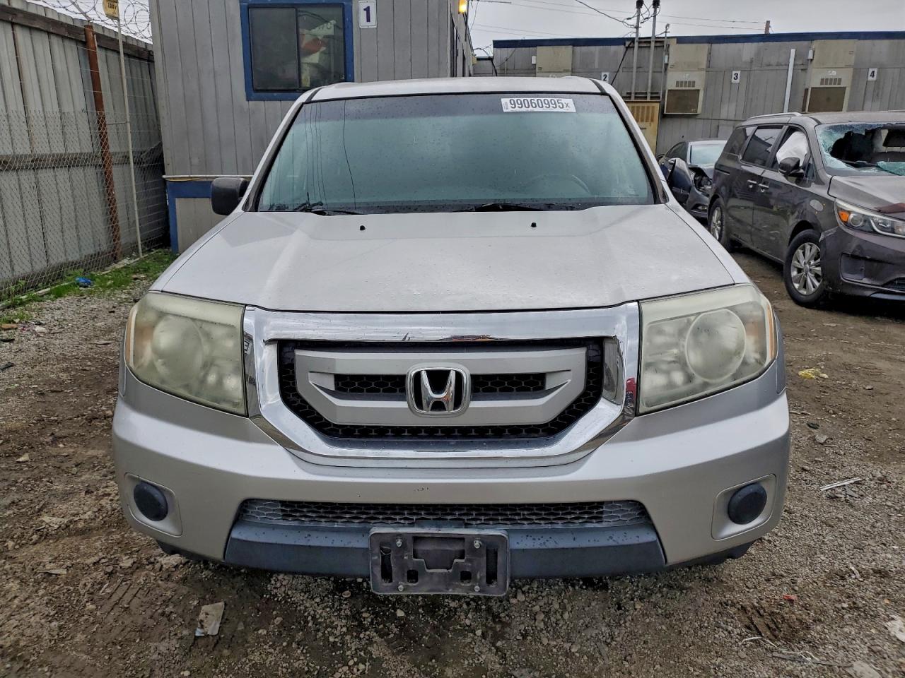 Honda Pilot Lx Image 3