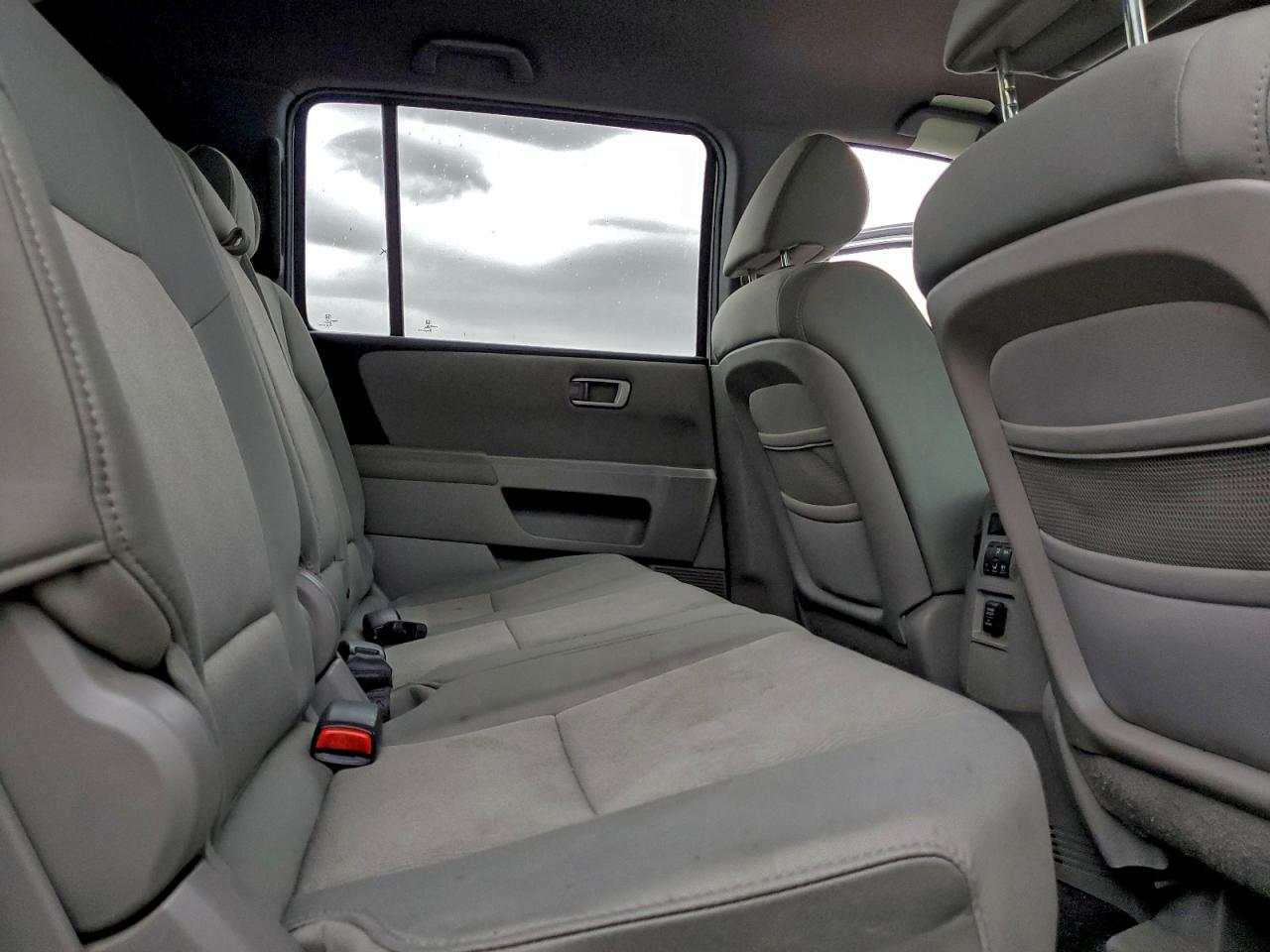 Honda Pilot Lx Image 6