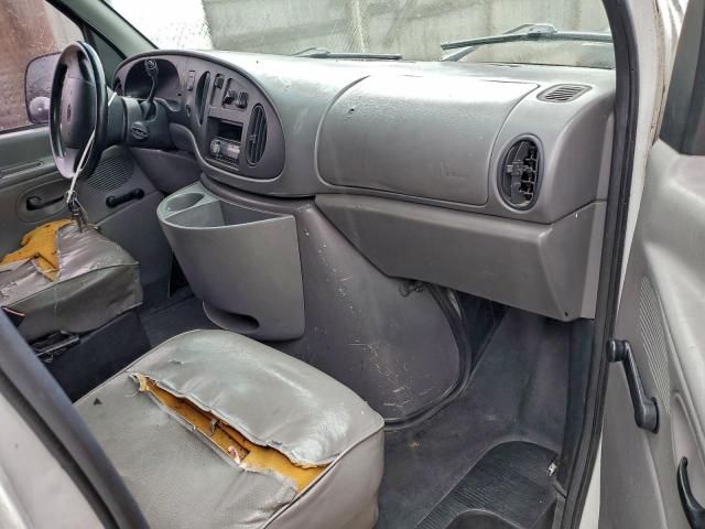 Ford Econoline E150 Van Image 9