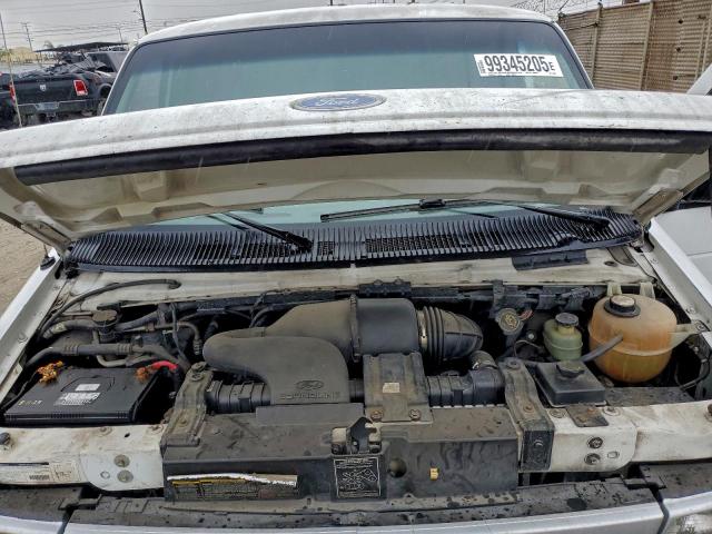 Ford Econoline E150 Van Image 13