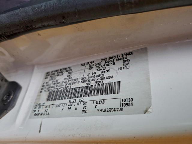 Ford Econoline E150 Van Image 12