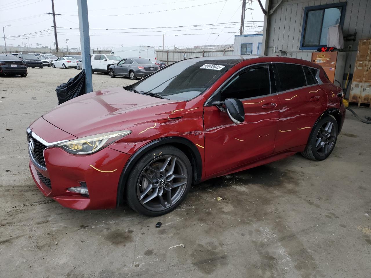 INFINITI Qx Base Image 1