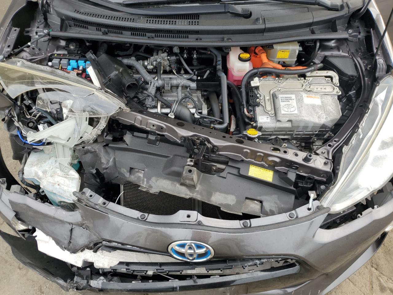 Toyota Prius Image 10