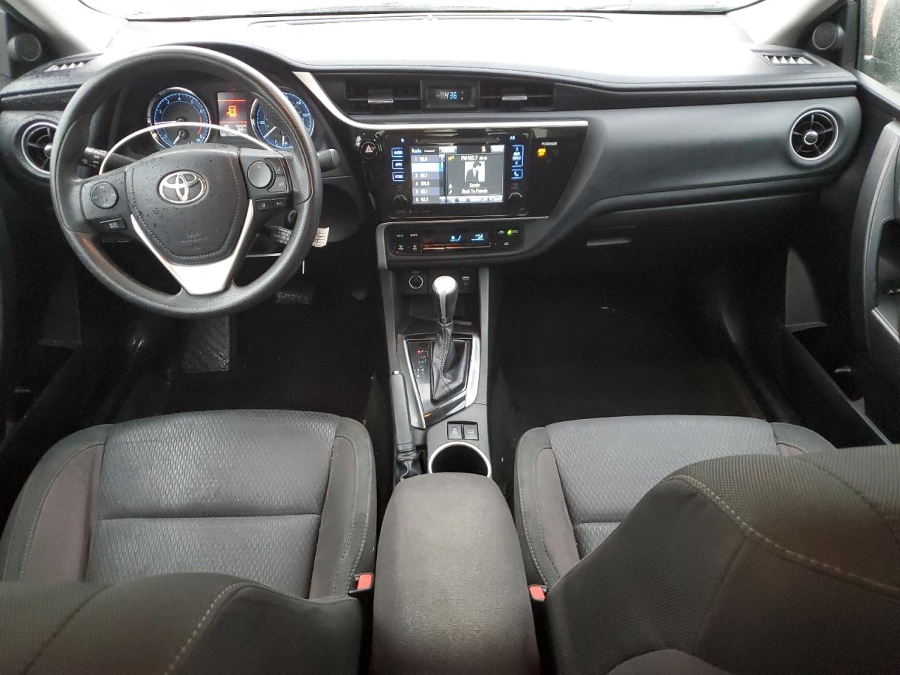 Toyota Corolla Le Eco Image 8