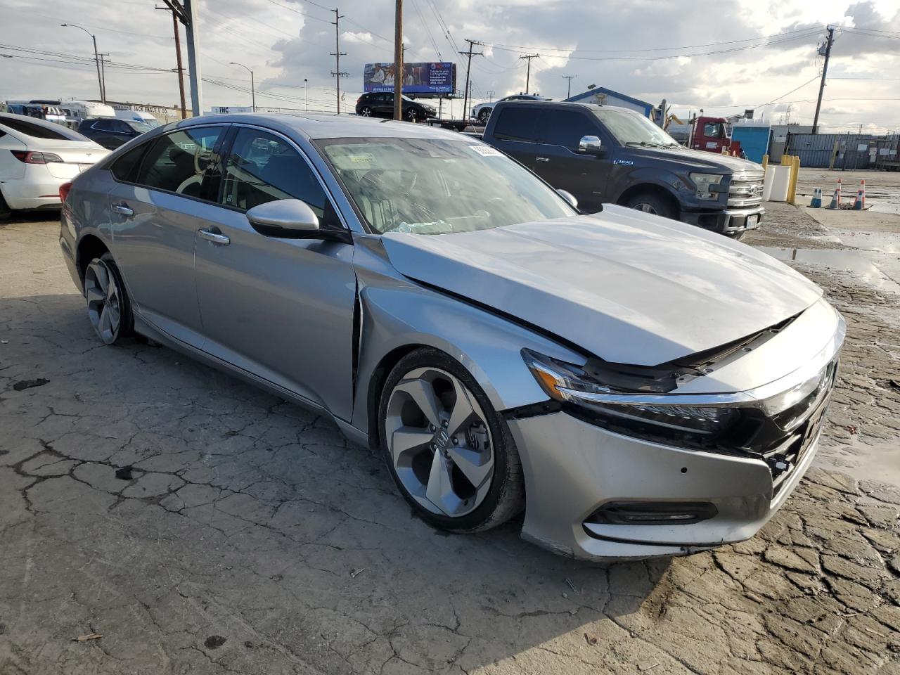 Honda Accord Touring Image 3